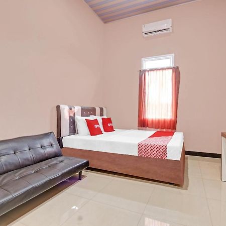Oyo 90796 Hotel Mulya Indah Tambakmulya Ngoại thất bức ảnh