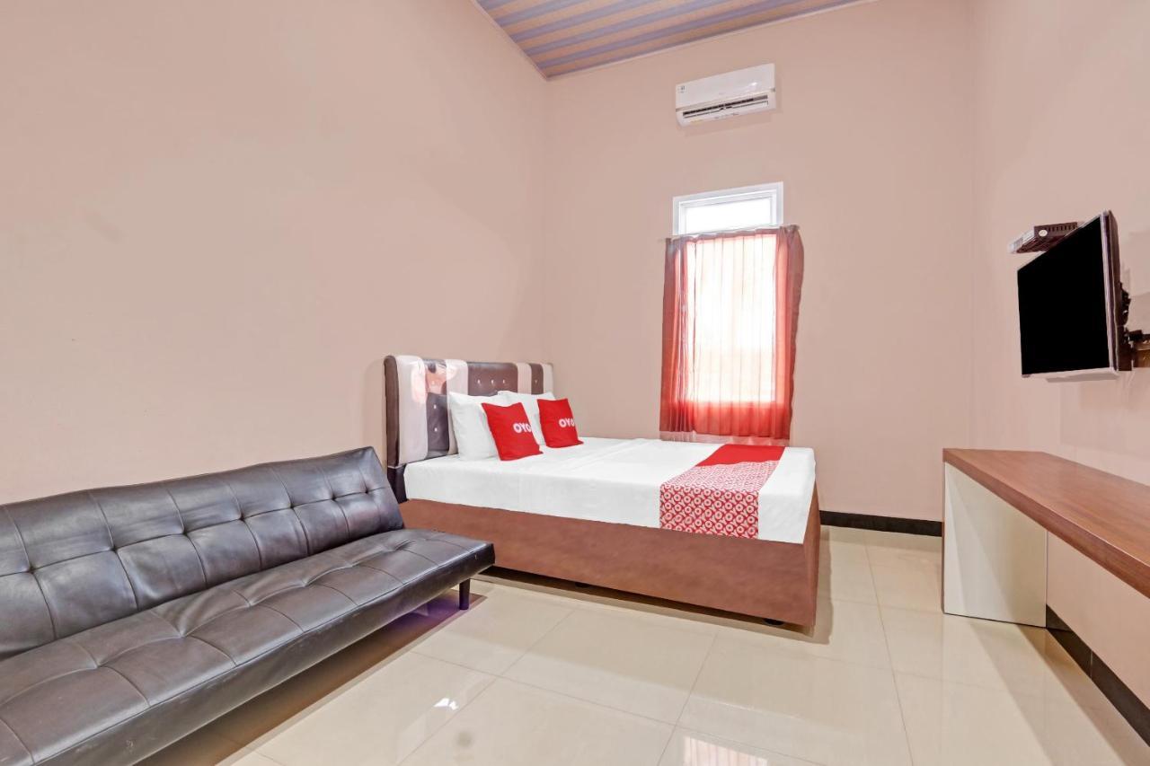 Oyo 90796 Hotel Mulya Indah Tambakmulya Ngoại thất bức ảnh